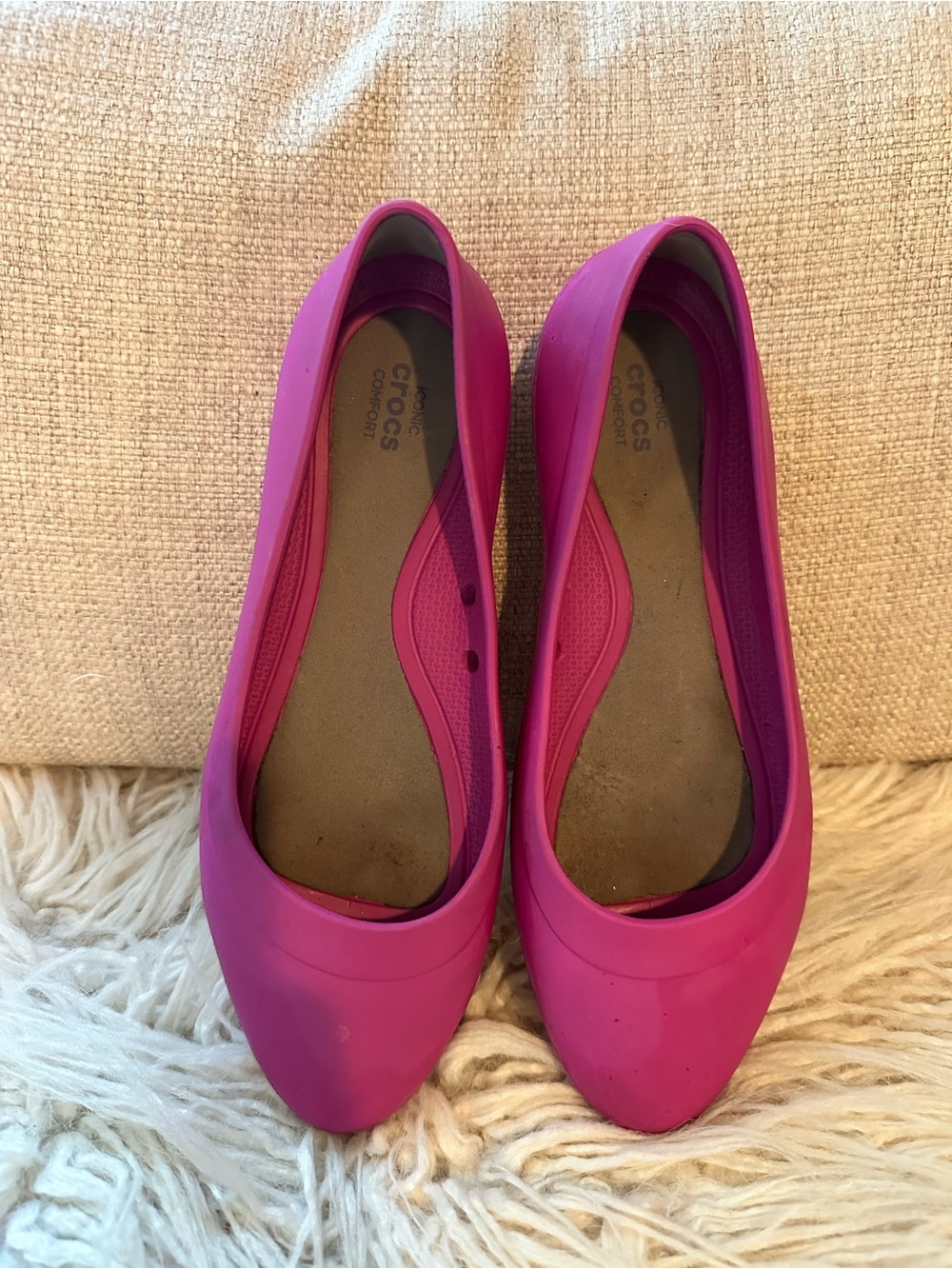 2 Pairs of Crocs Women’s size 6 Flats | Lightweight, Comfort Shoes - Picture 5 of 12